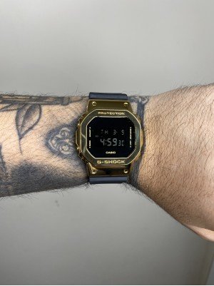 G-SHOCK DW-5600 CAIXA EM AÇO DOURADO